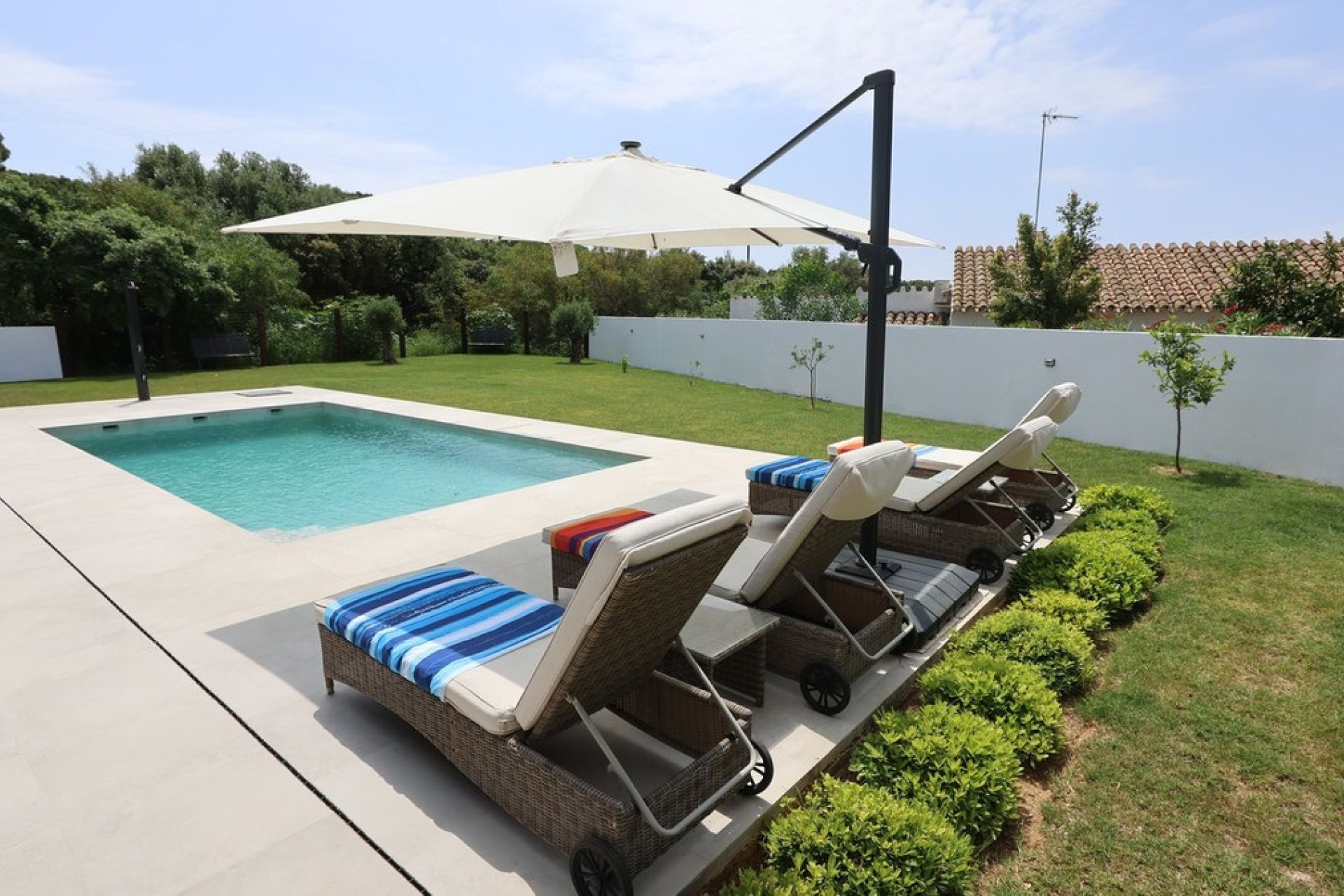 Resale - Villa - Marbella - Cabopino