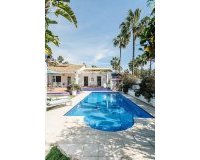 Resale - Villa - Marbella - Carib Playa