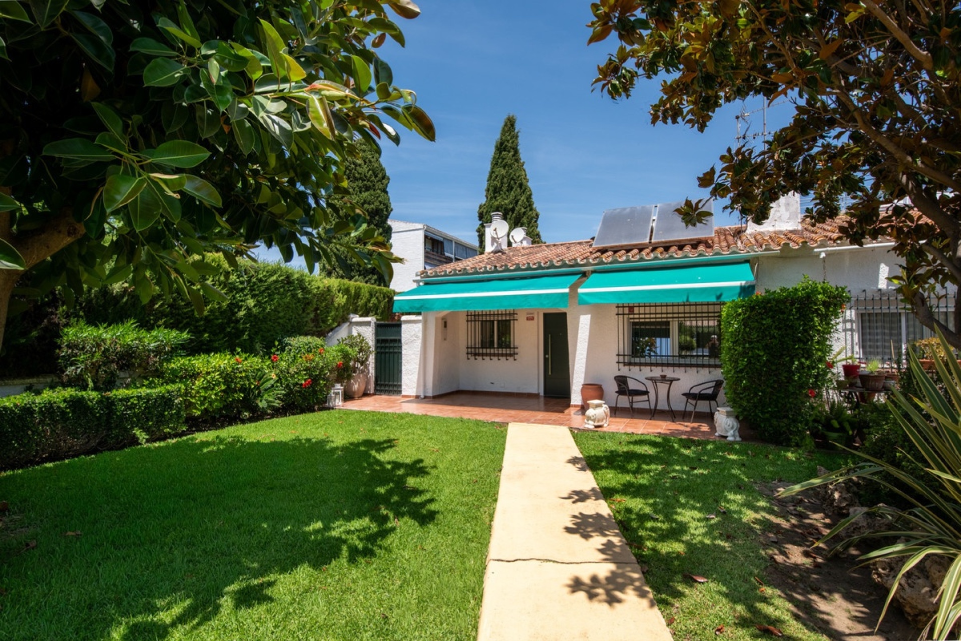 Resale - Villa - Marbella - Cortijo Blanco