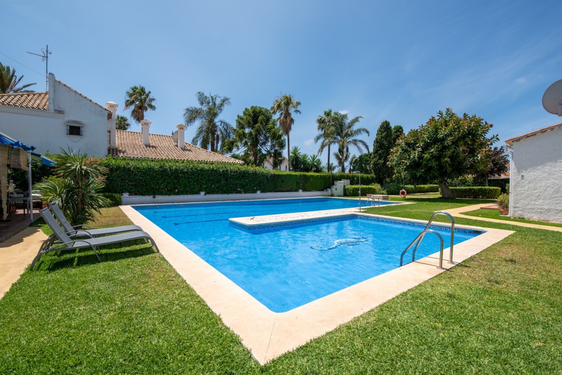 Resale - Villa - Marbella - Cortijo Blanco