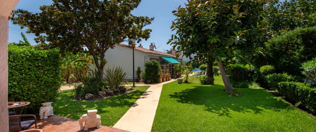 Resale - Villa - Marbella - Cortijo Blanco