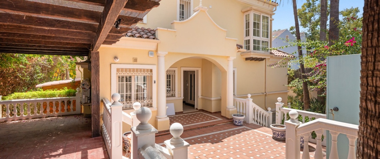 Resale - Villa - Marbella - Cortijo Blanco