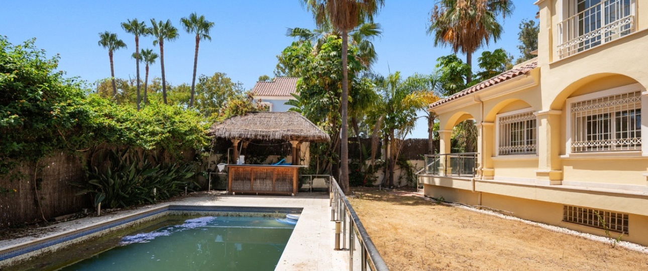 Resale - Villa - Marbella - Cortijo Blanco