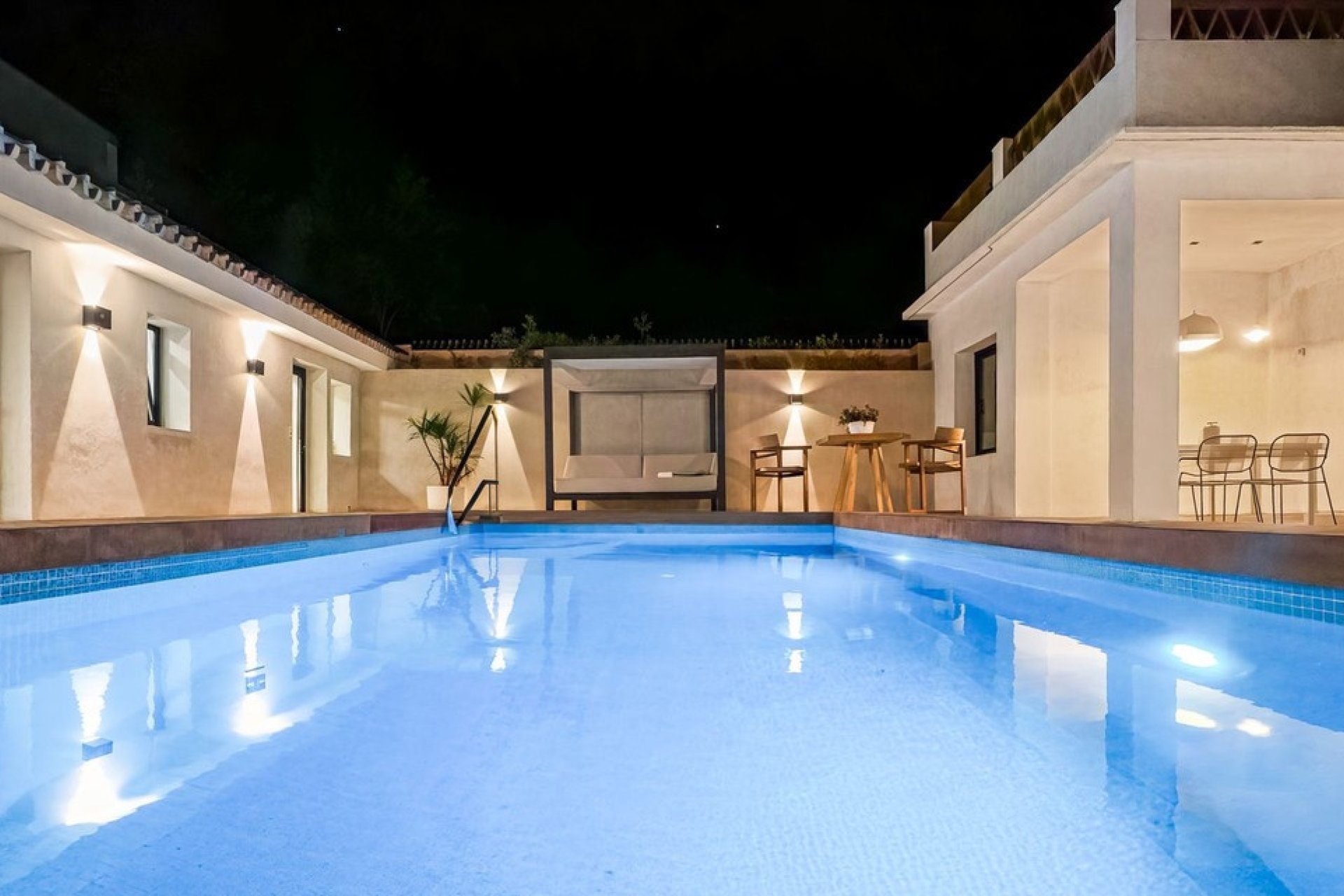 Resale - Villa - Marbella - Costabella