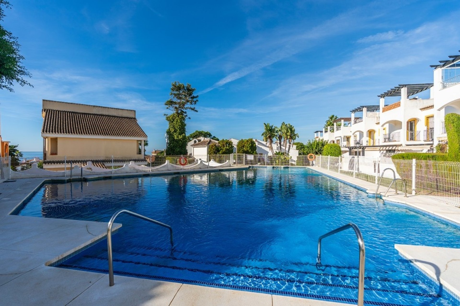 Resale - Villa - Marbella - Costabella
