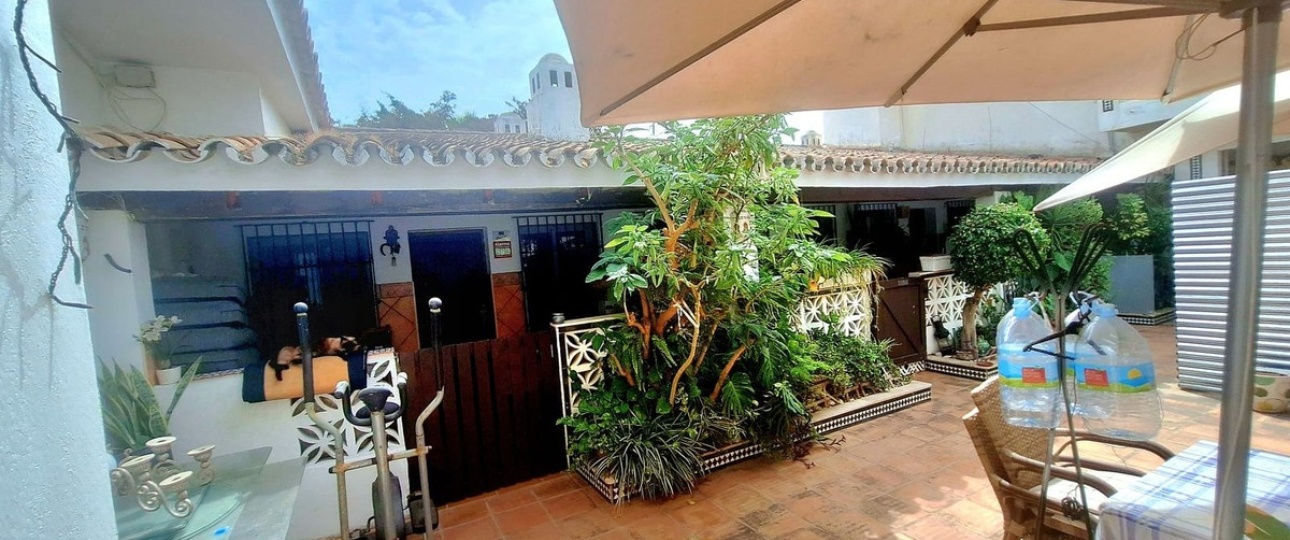 Resale - Villa - Marbella - Costabella