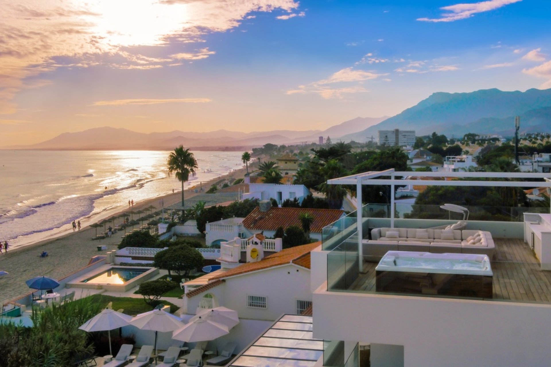 Resale - Villa - Marbella - Costabella
