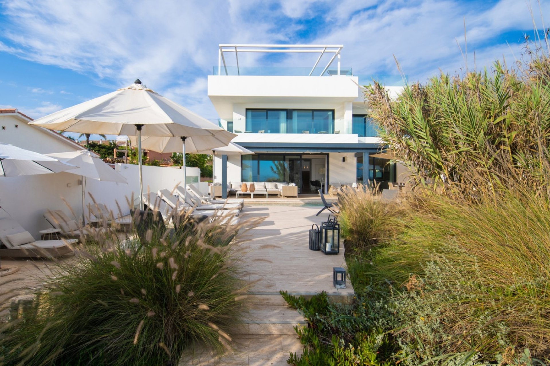 Resale - Villa - Marbella - Costabella