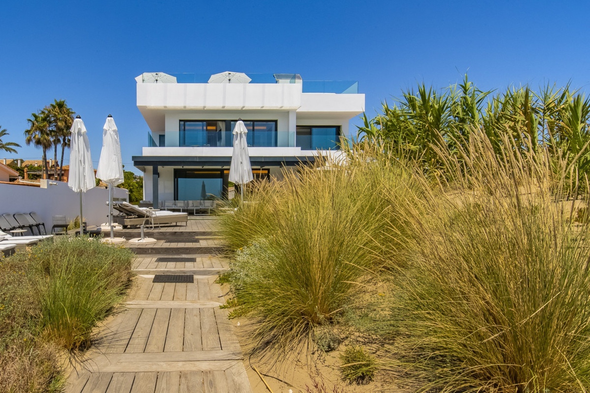 Resale - Villa - Marbella - Costabella
