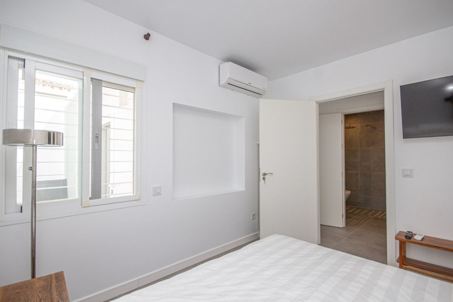 Resale - Villa - Marbella - Costabella