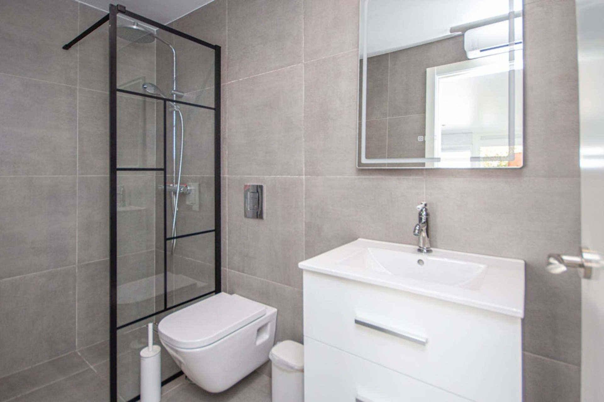 Resale - Villa - Marbella - Costabella
