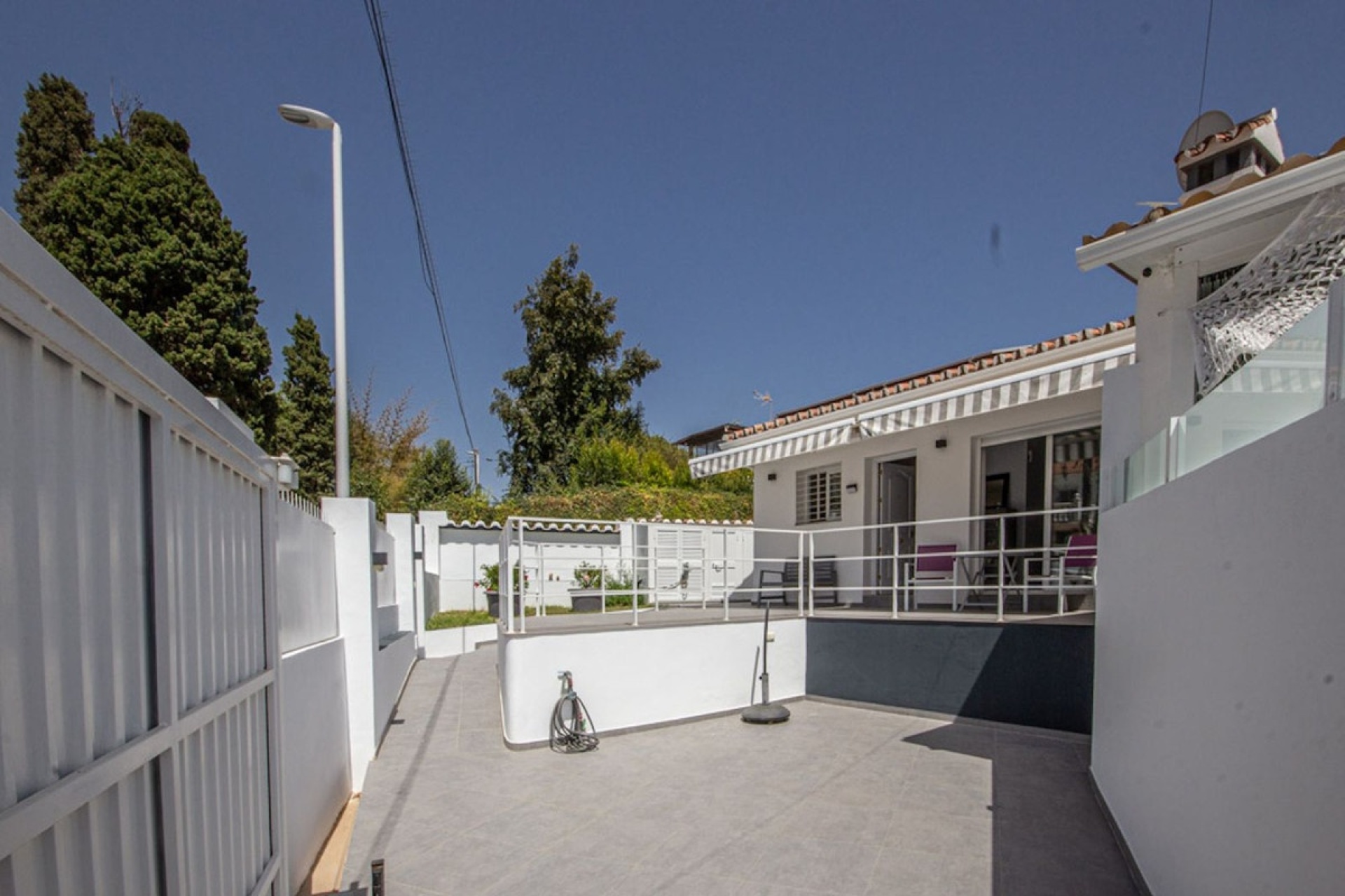 Resale - Villa - Marbella - Costabella