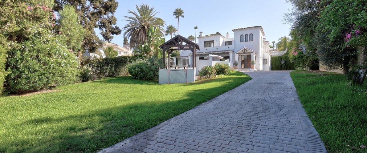 Resale - Villa - Marbella - El Rosario