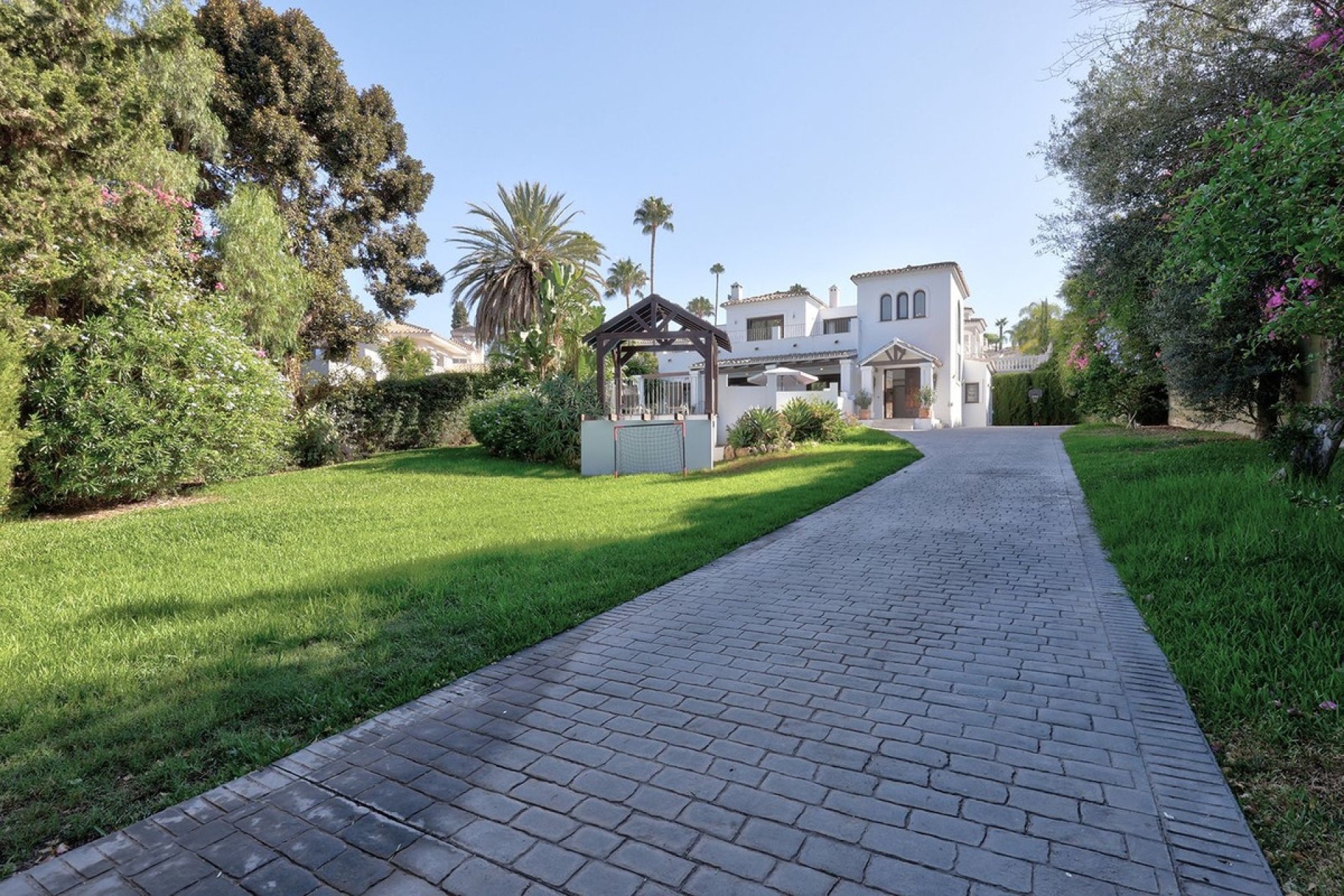 Resale - Villa - Marbella - El Rosario