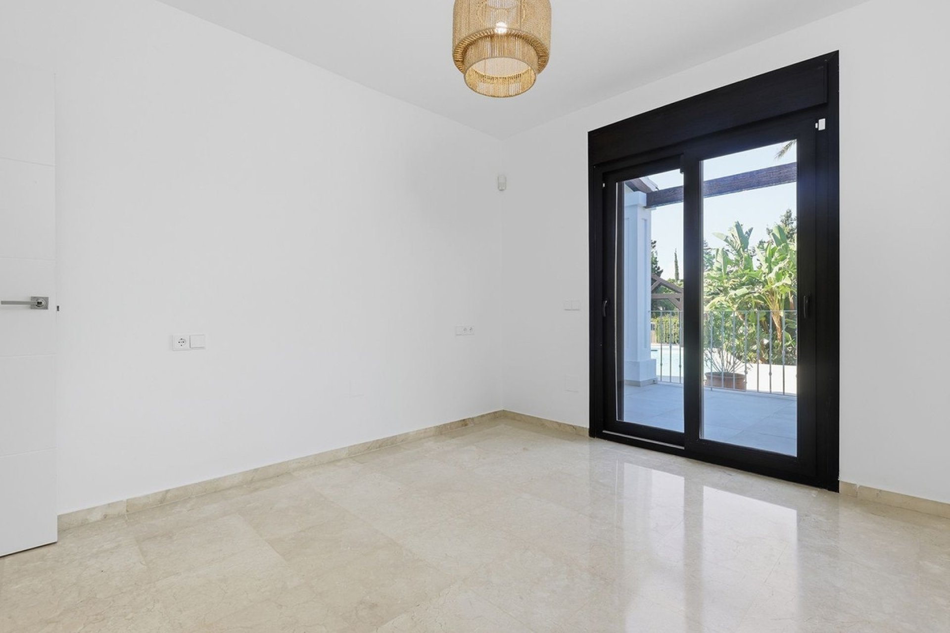 Resale - Villa - Marbella - El Rosario