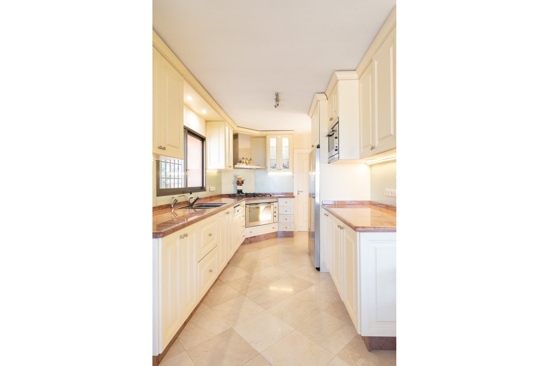 Resale - Villa - Marbella - El Rosario