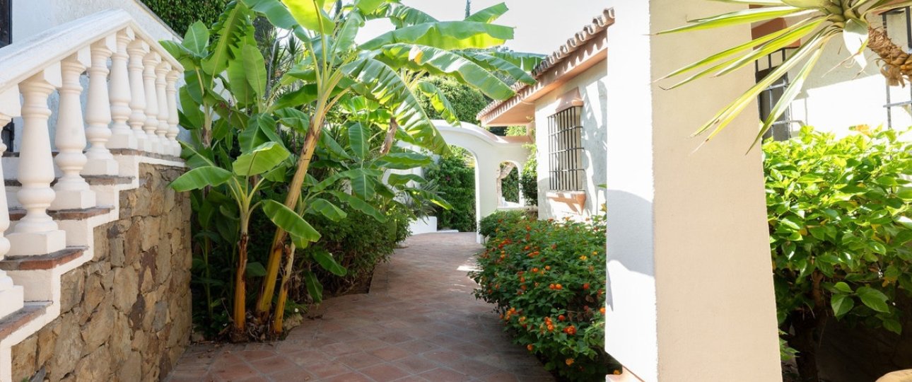 Resale - Villa - Marbella - El Rosario