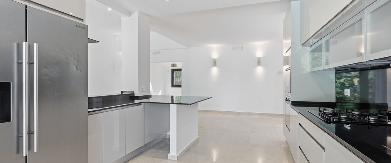 Resale - Villa - Marbella - El Rosario