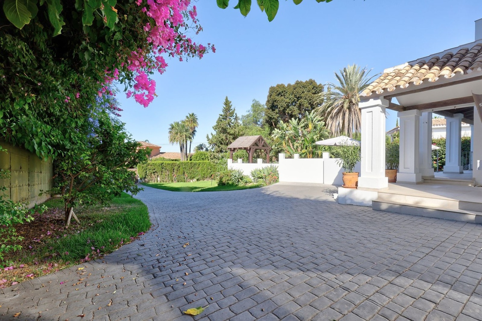 Resale - Villa - Marbella - El Rosario