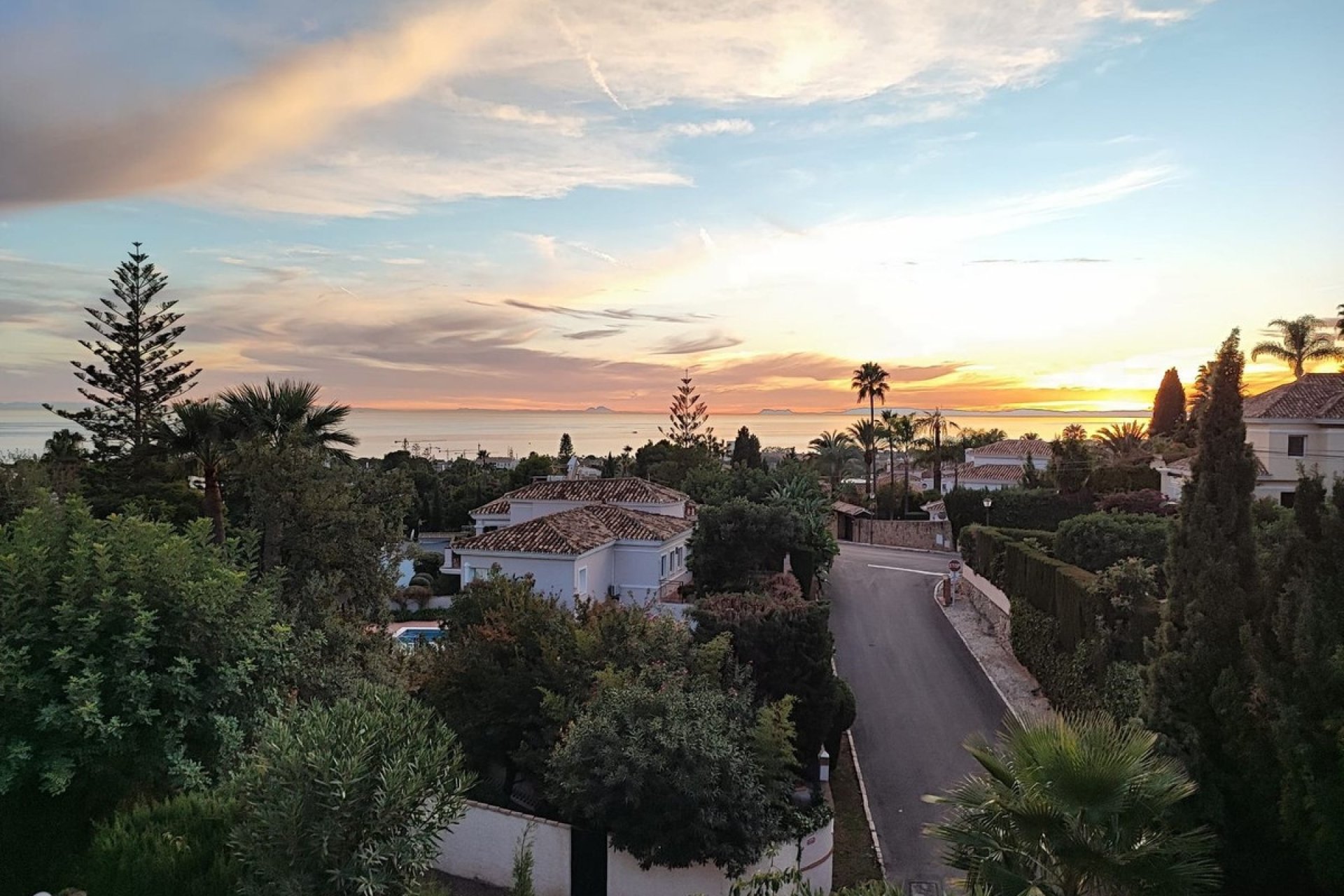 Resale - Villa - Marbella - El Rosario
