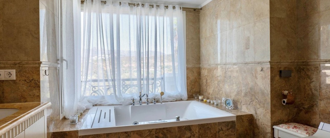 Resale - Villa - Marbella - El Rosario