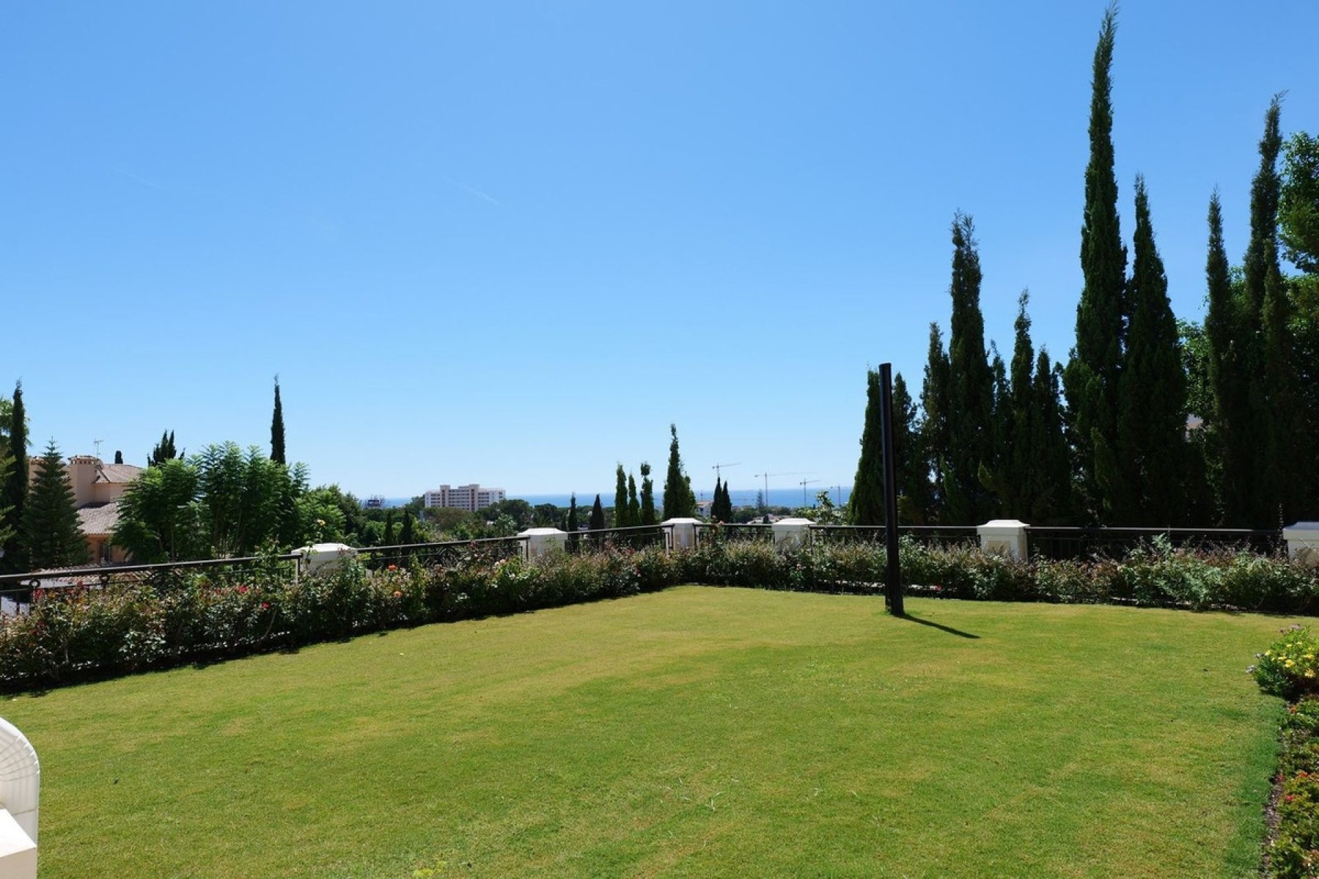 Resale - Villa - Marbella - El Rosario
