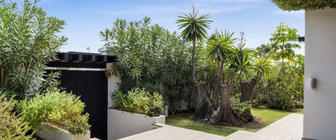 Resale - Villa - Marbella - El Rosario