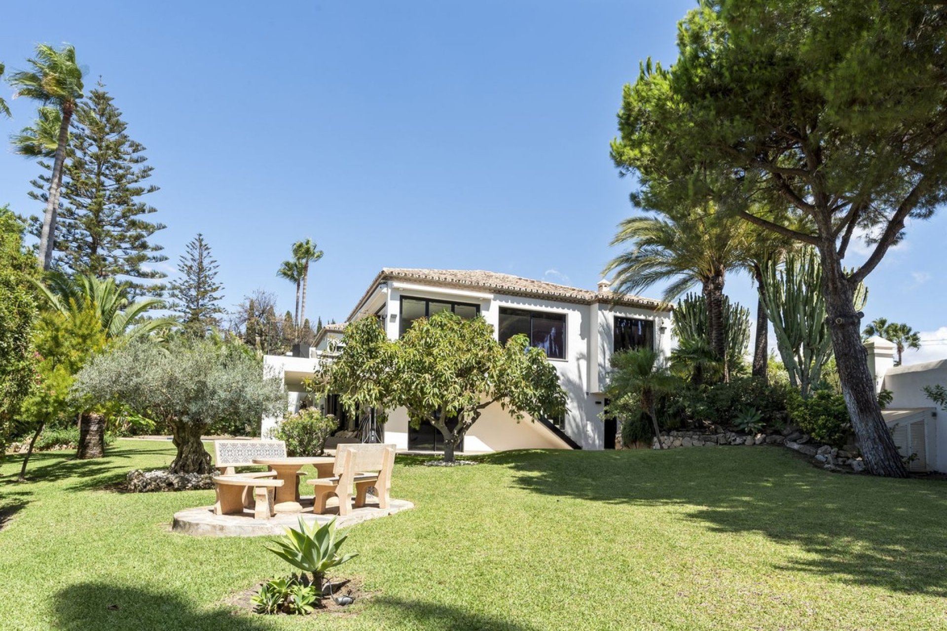 Resale - Villa - Marbella - El Rosario