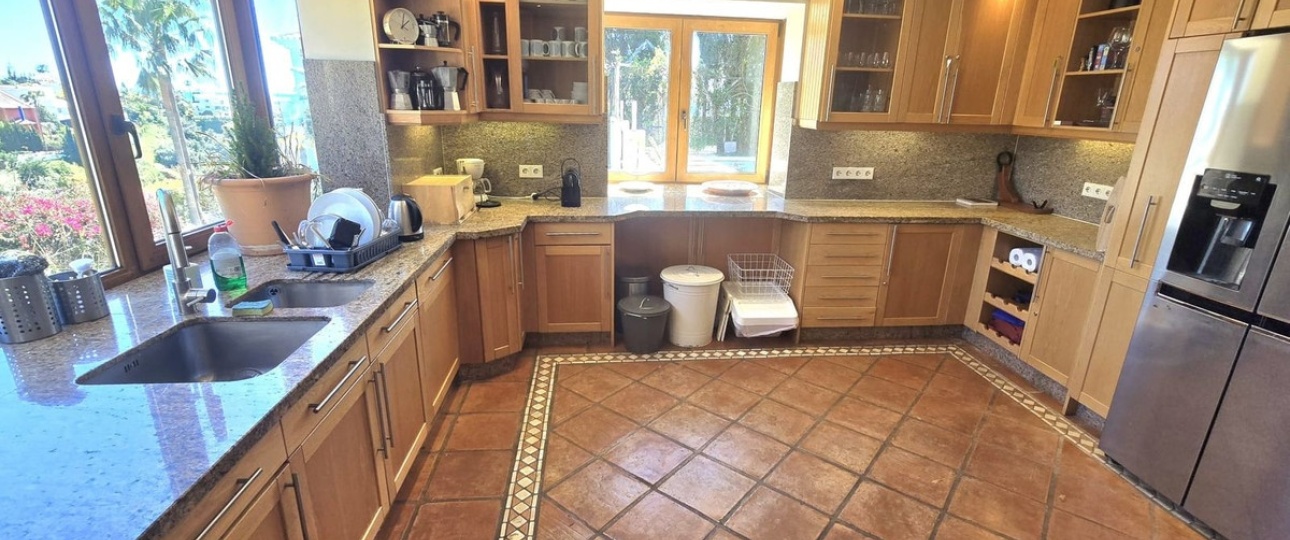 Resale - Villa - Marbella - El Rosario