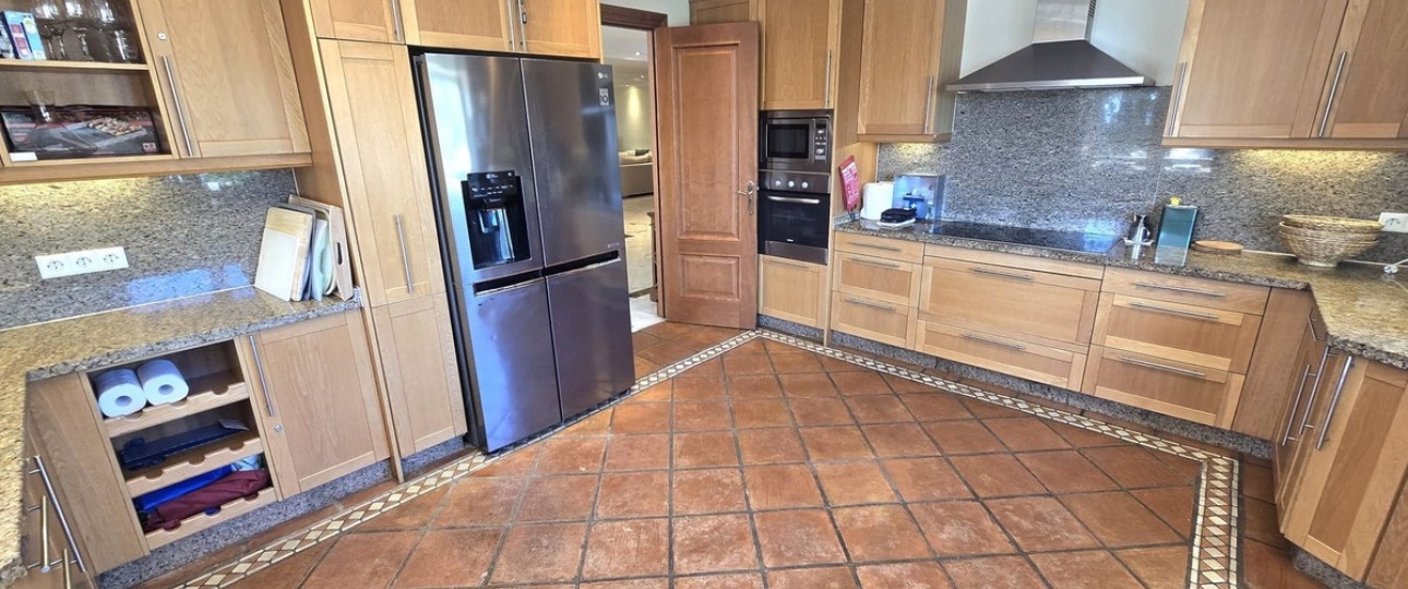 Resale - Villa - Marbella - El Rosario