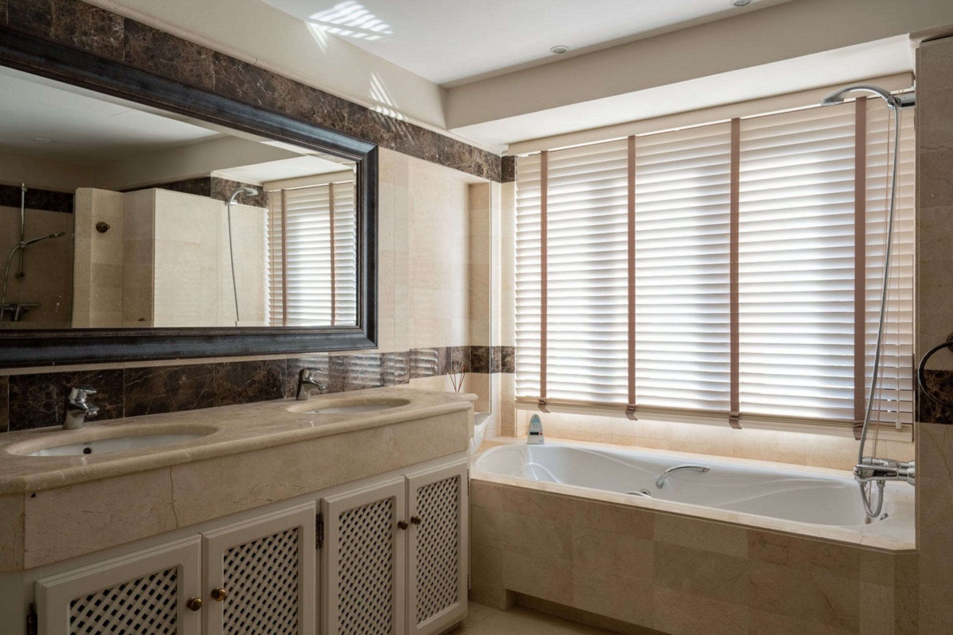 Resale - Villa - Marbella - El Rosario