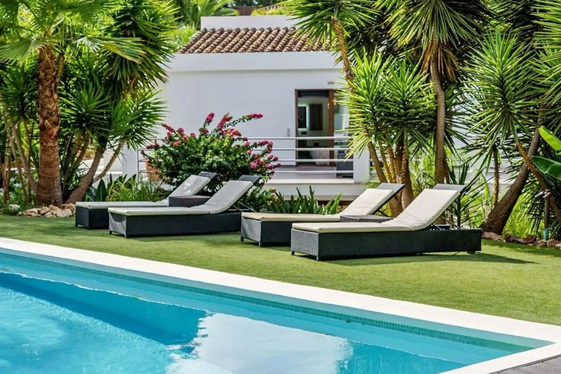 Resale - Villa - Marbella - El Rosario