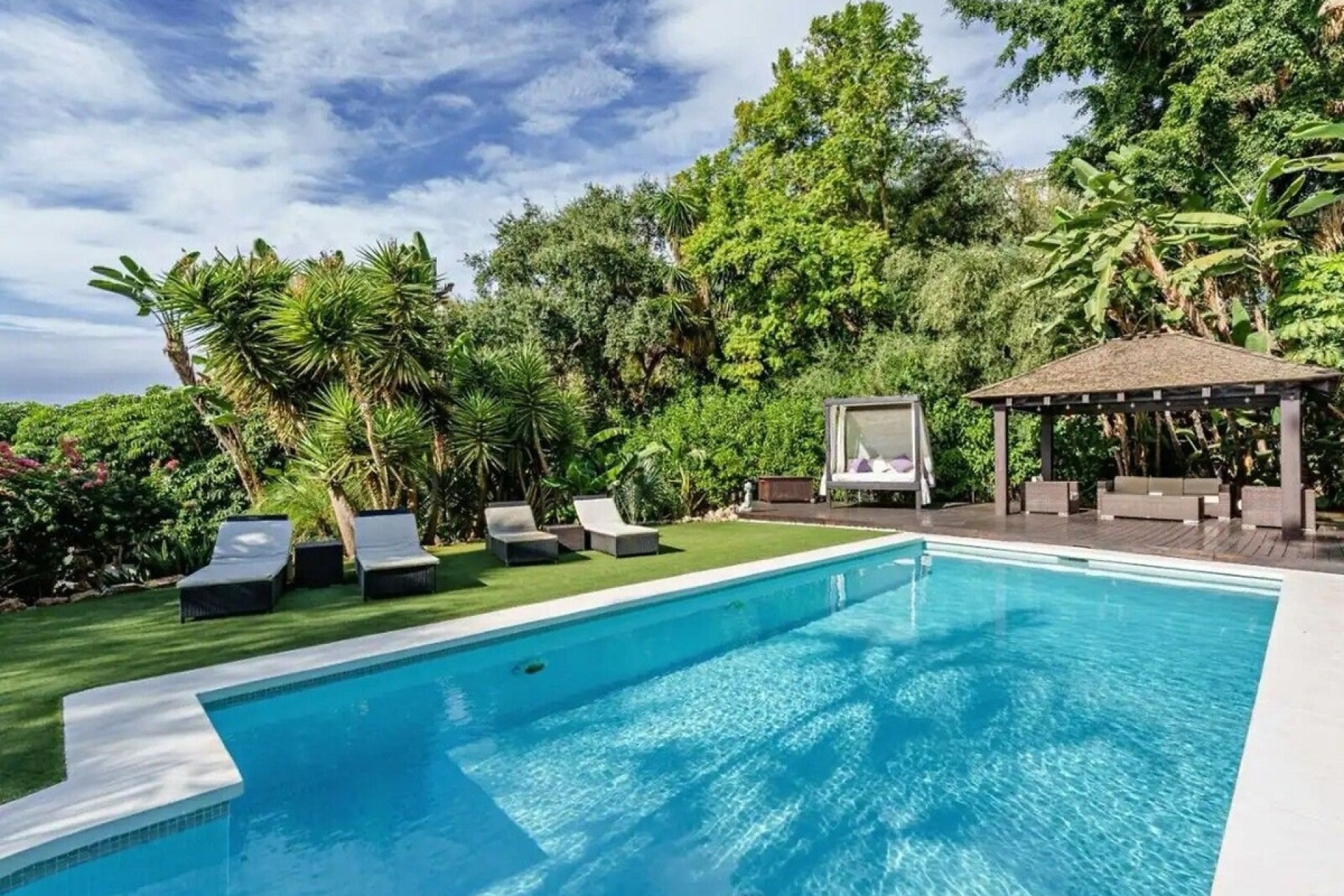 Resale - Villa - Marbella - El Rosario