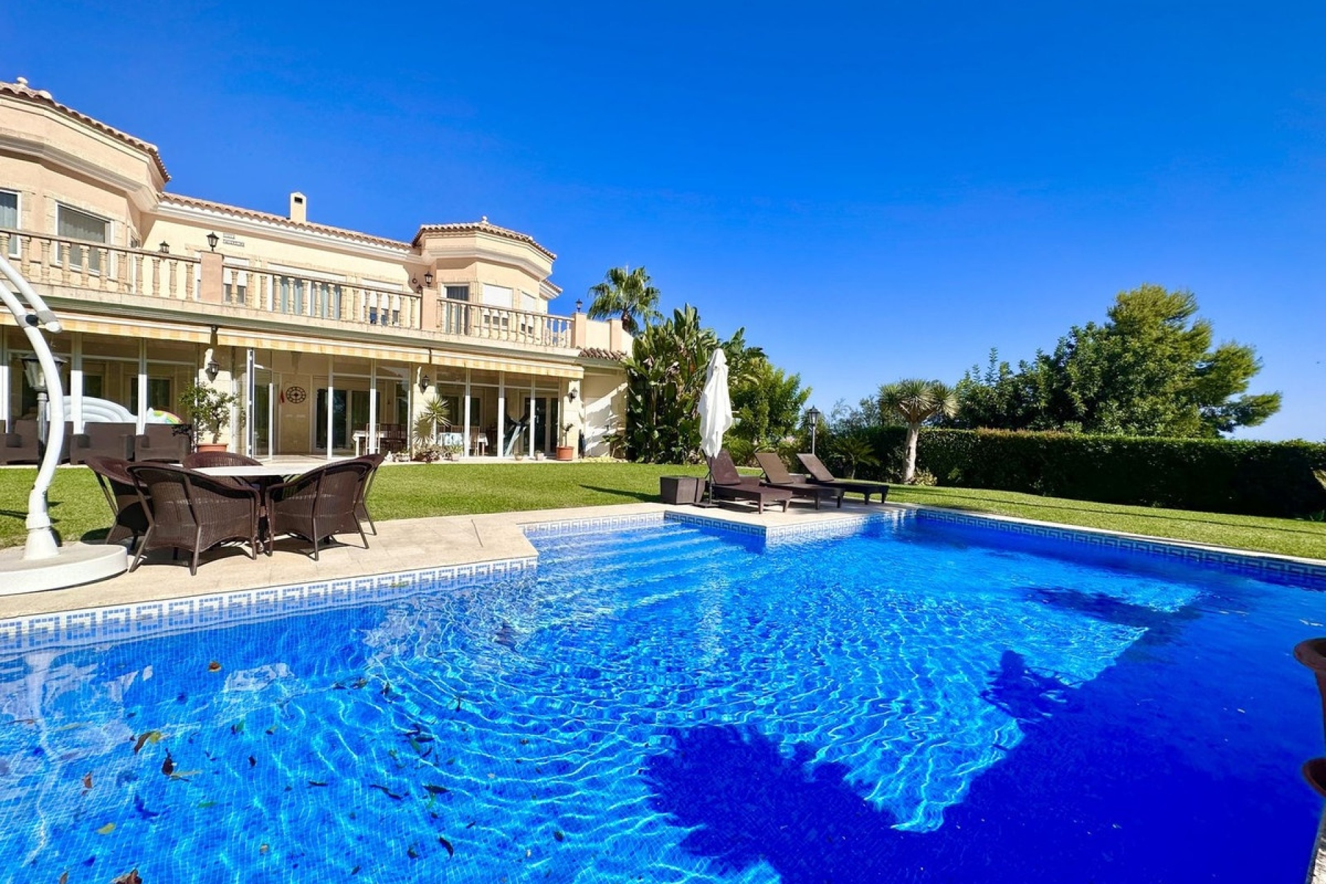 Resale - Villa - Marbella - El Rosario