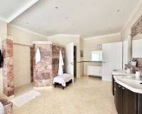 Resale - Villa - Marbella - El Rosario