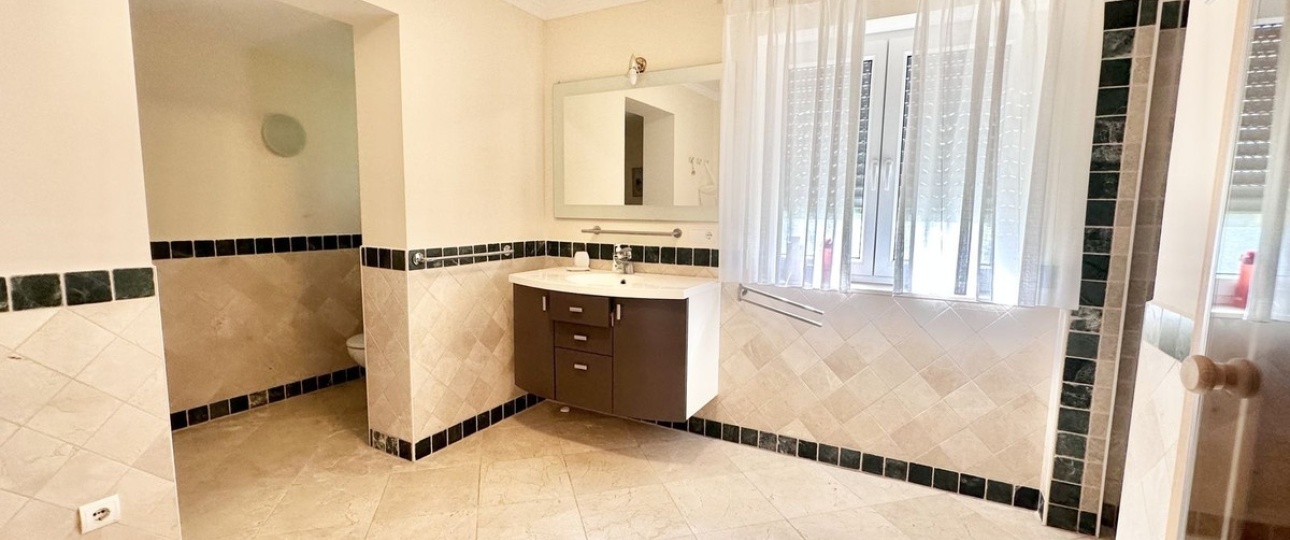 Resale - Villa - Marbella - El Rosario