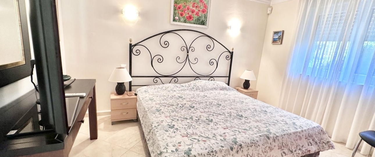 Resale - Villa - Marbella - El Rosario