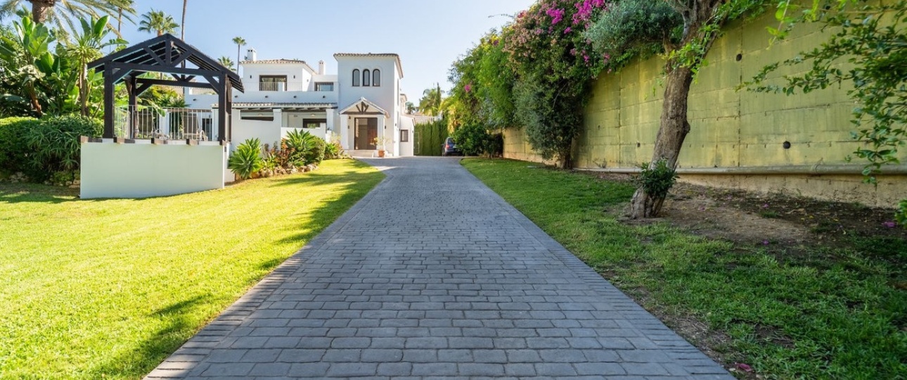 Resale - Villa - Marbella - El Rosario