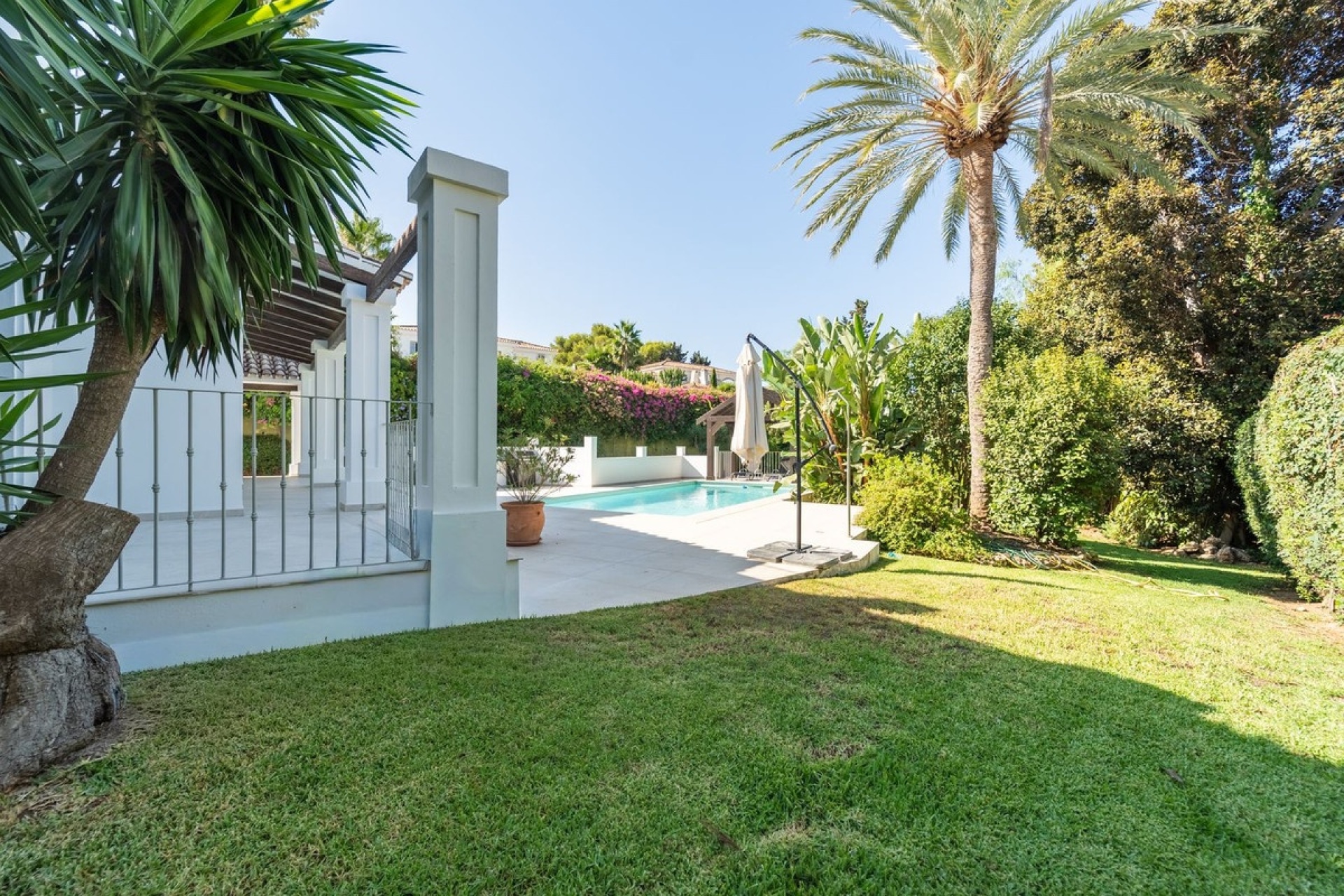 Resale - Villa - Marbella - El Rosario