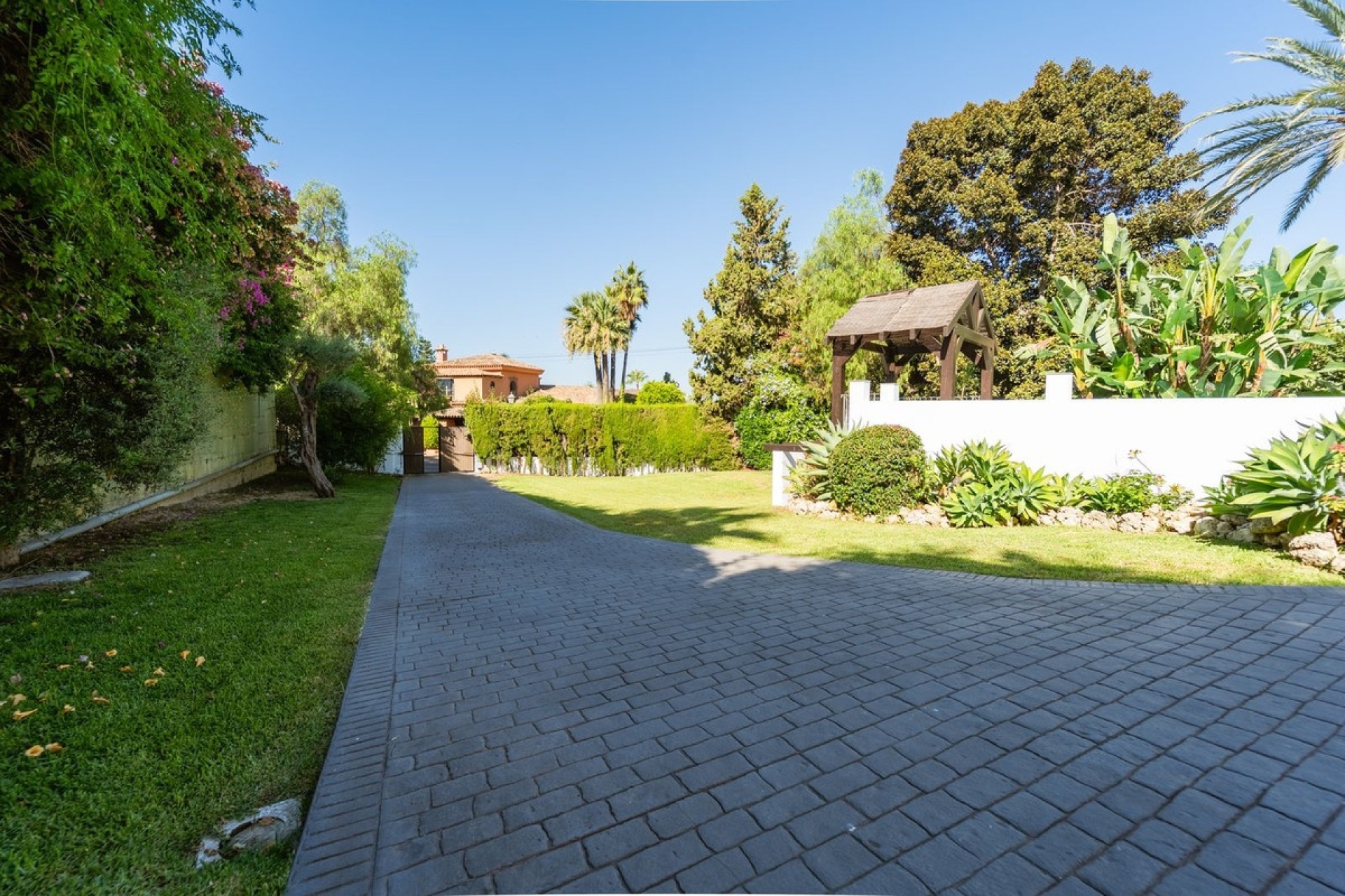 Resale - Villa - Marbella - El Rosario