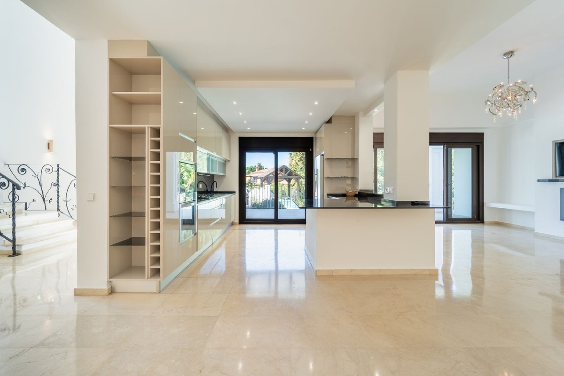 Resale - Villa - Marbella - El Rosario