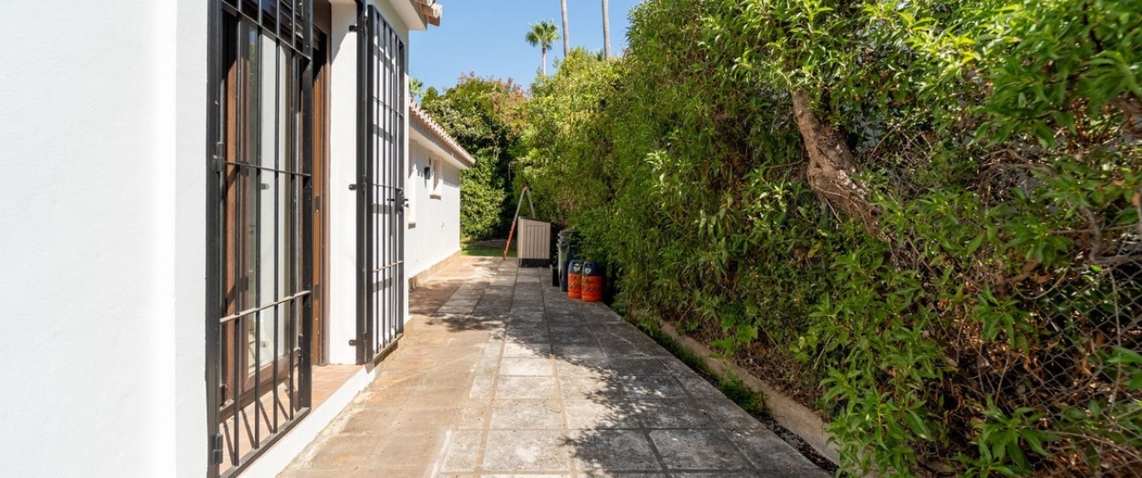 Resale - Villa - Marbella - El Rosario
