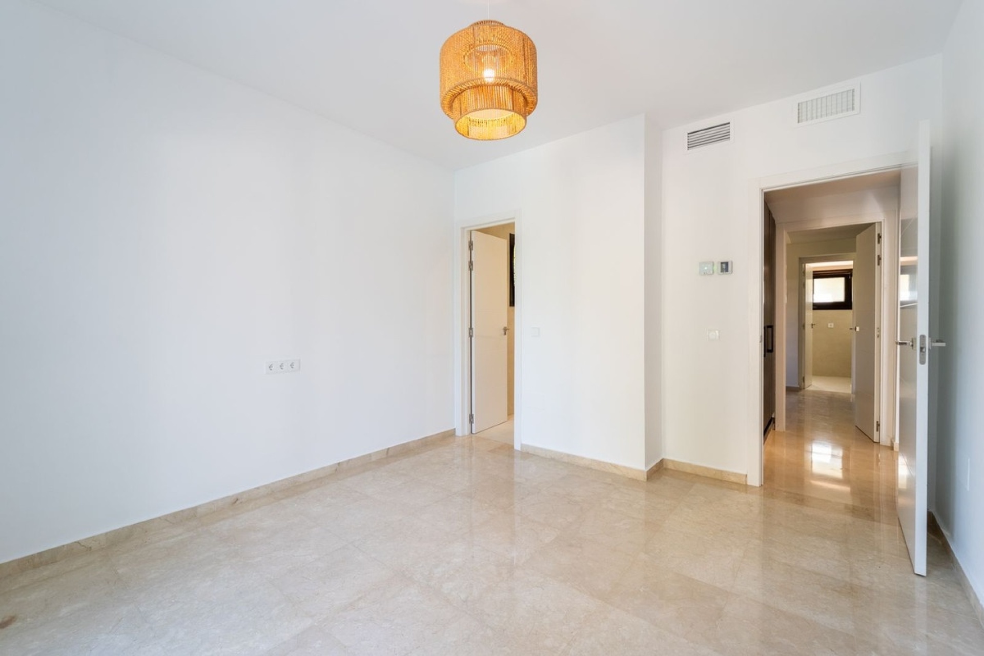 Resale - Villa - Marbella - El Rosario