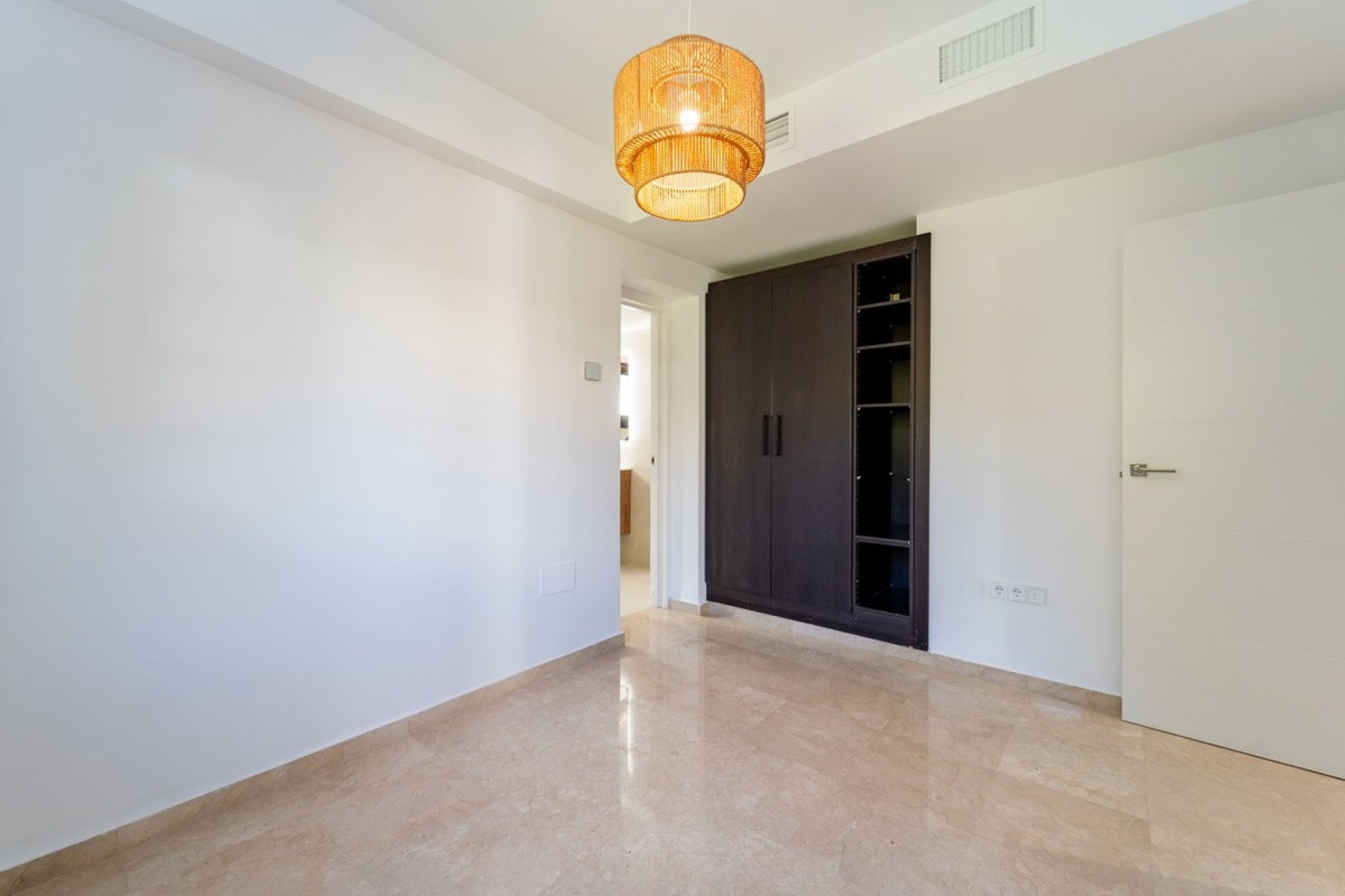 Resale - Villa - Marbella - El Rosario