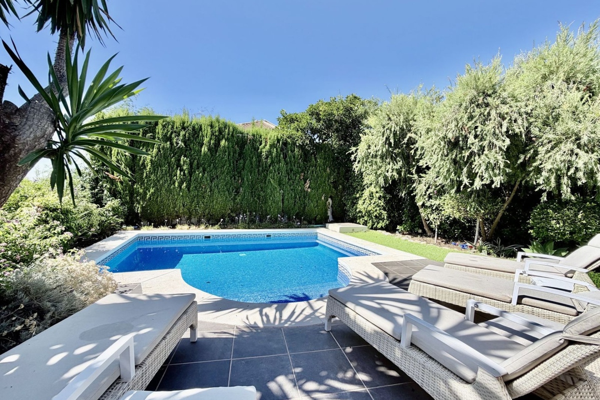Resale - Villa - Marbella - El Rosario