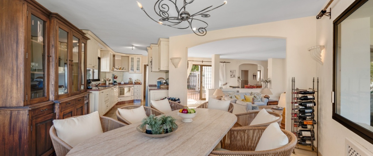 Resale - Villa - Marbella - El Rosario
