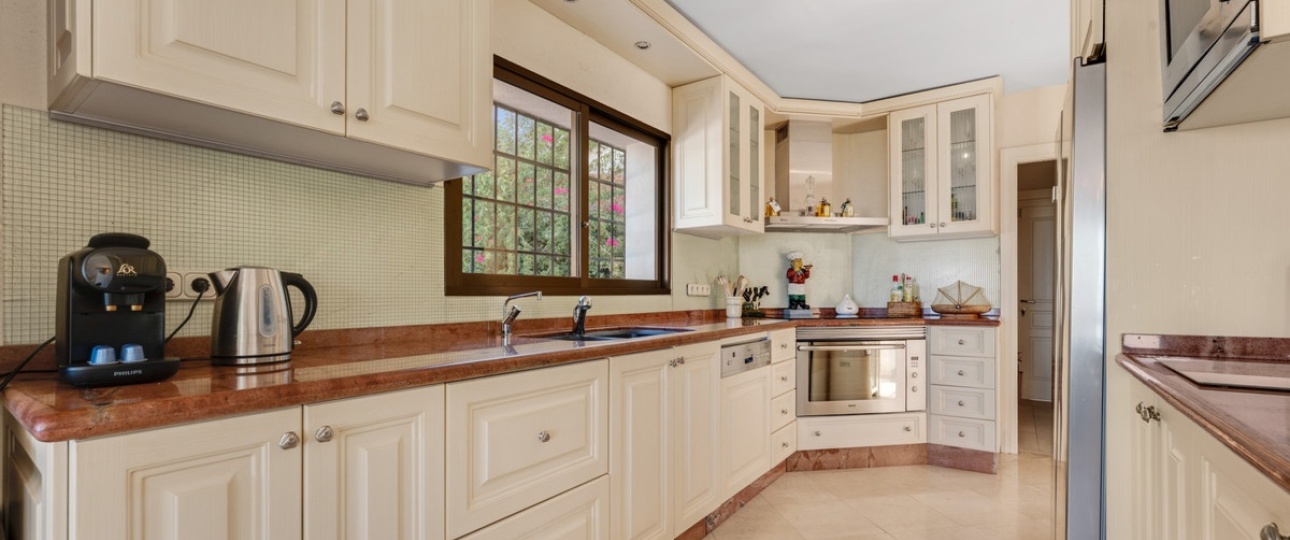Resale - Villa - Marbella - El Rosario