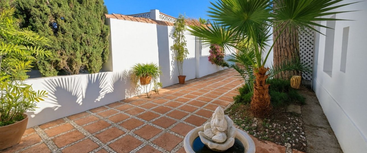Resale - Villa - Marbella - El Rosario