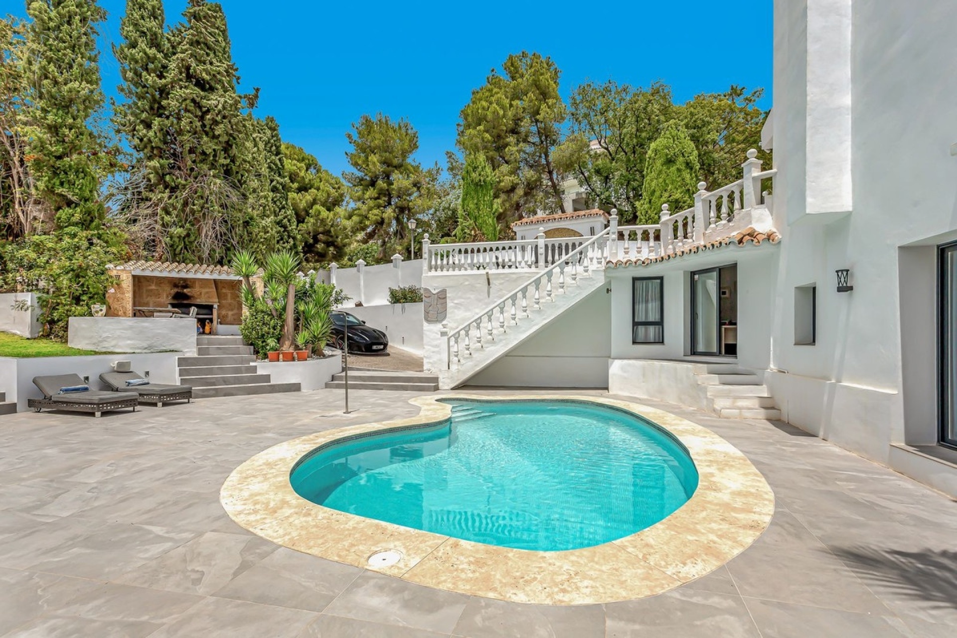 Resale - Villa - Marbella - El Rosario