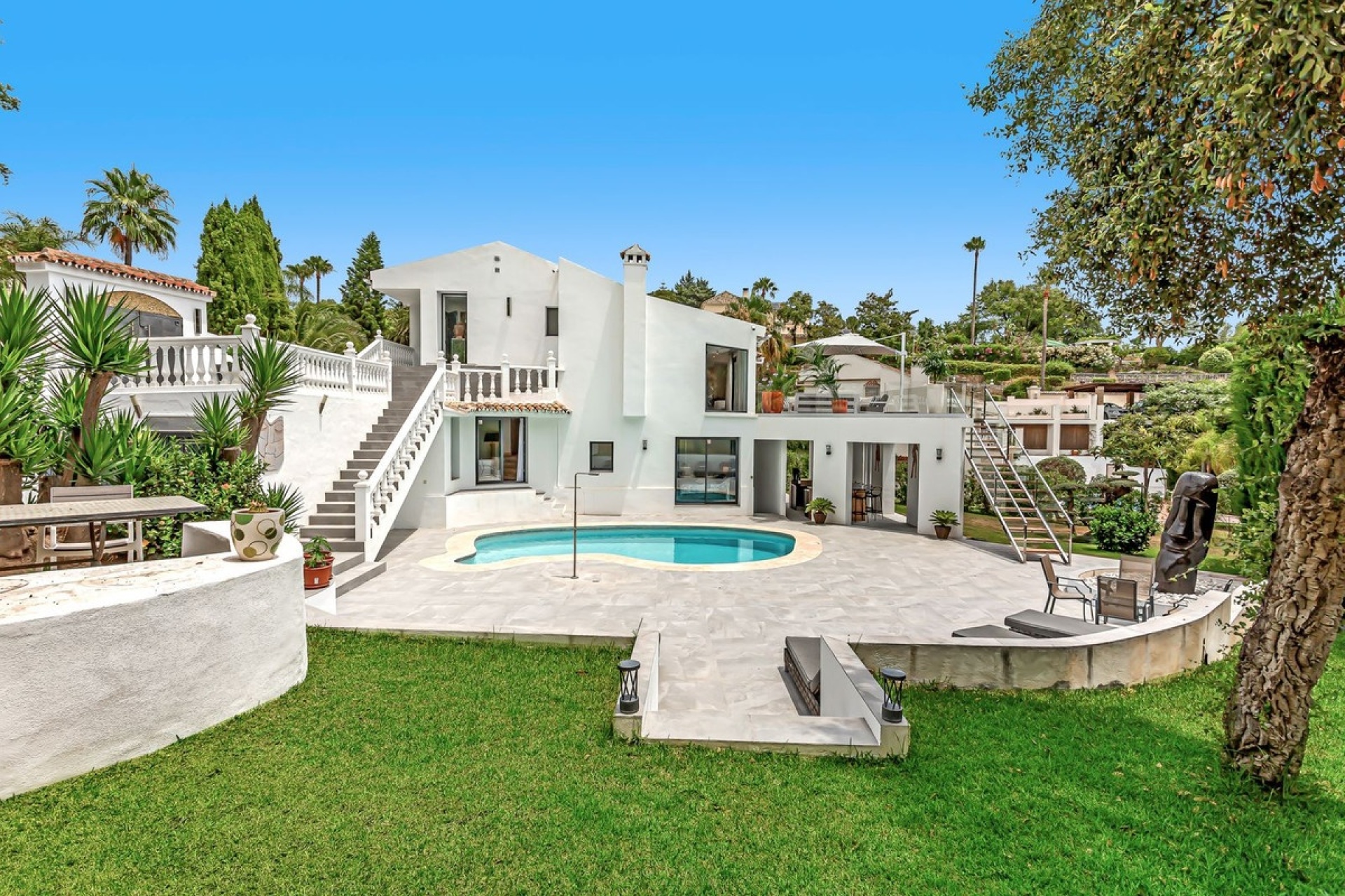 Resale - Villa - Marbella - El Rosario